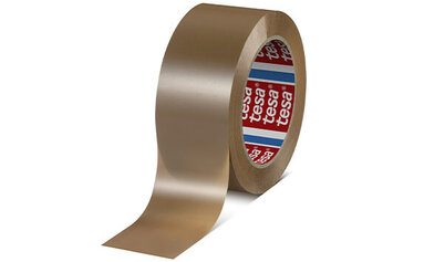 tesa® 60418 Packband aus PET Freigestelltes Bild des nachhaltigen Folien-Packband tesa® 60418 aus PET.