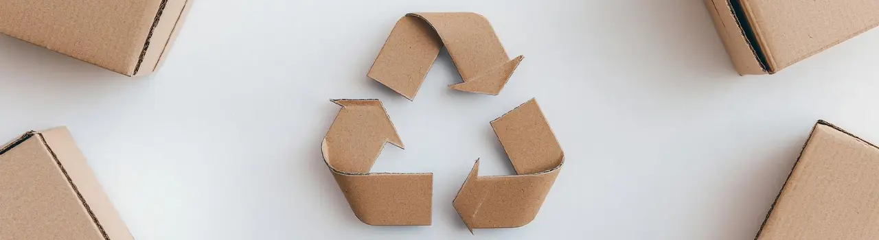 Recycling-Zeichen aus Karton