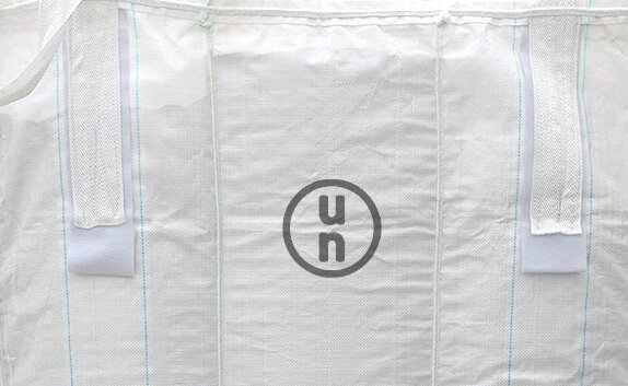 Nahaufnahme eines Big Bag mit UN-Zertifizierung.