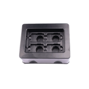 Kunststoff-Verpackung bzw. Kunststofftrays für den Ein- und Mehrwegeinsatz.
