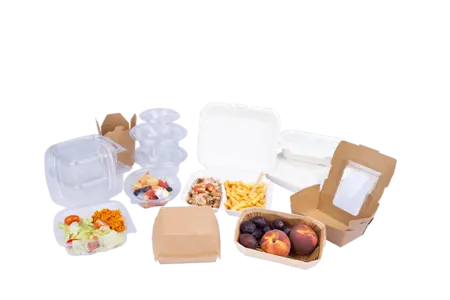 Verschiedene Snackverpackungen, Menüboxen, Salatschalen und To-Go Becher