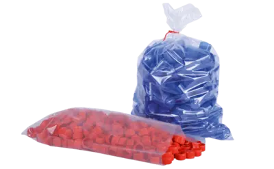 Kleine Plastikteile verpackt in einem Flachbeutel aus LDPE