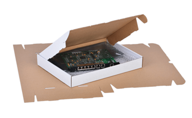 Freigestelltes einer Stanzverpackung für eine Platine.