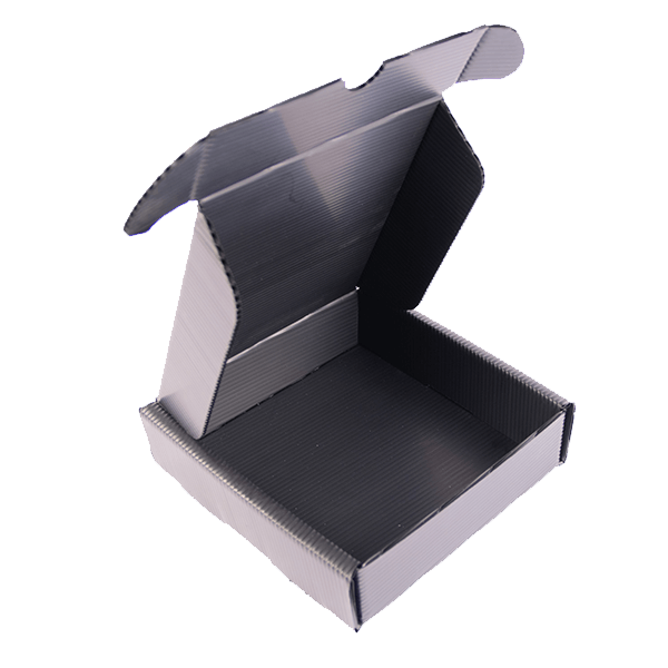 Kunststoff-Verpackung bzw. Kunststofftrays für den Ein- und Mehrwegeinsatz.
